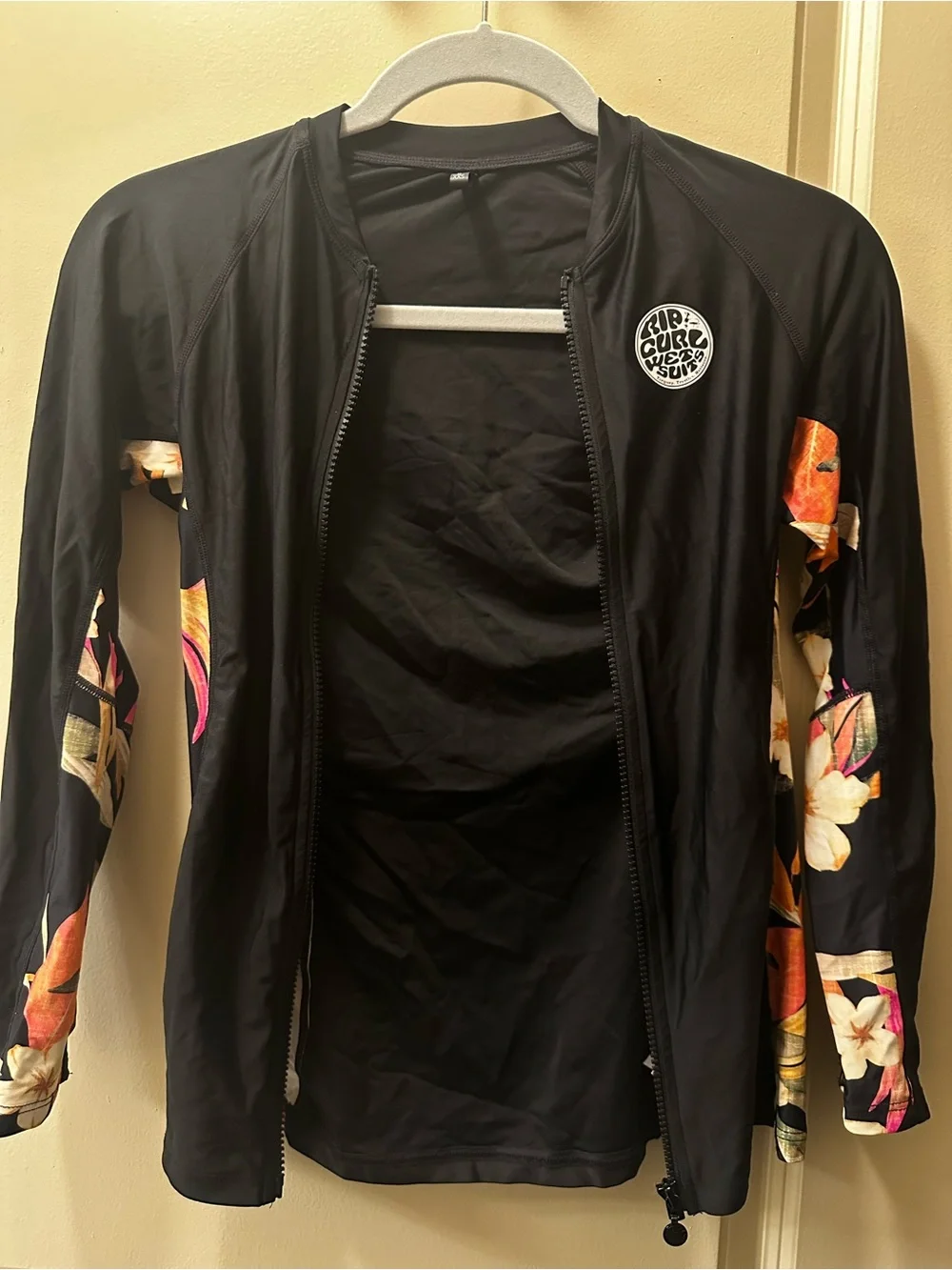 Rip Curl Black Floral-Panel Long Sleeve Zip Front Rash Guard